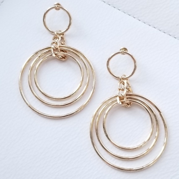 Dangling Earrings - Picture 3 of 3